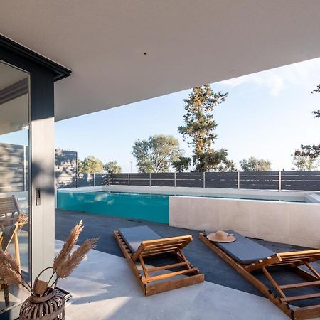 Serene Seafront Villas Неа-Іраклія Екстер'єр фото