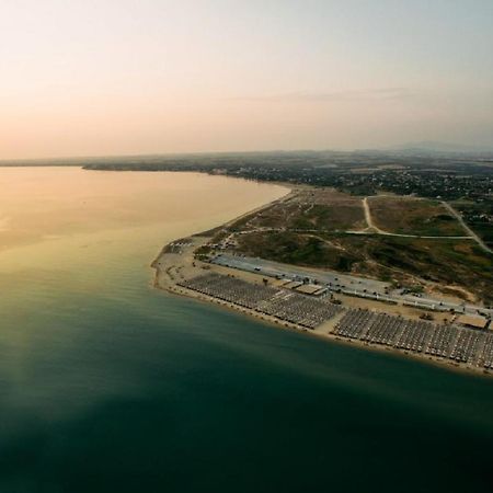 Serene Seafront Villas Неа-Іраклія Екстер'єр фото