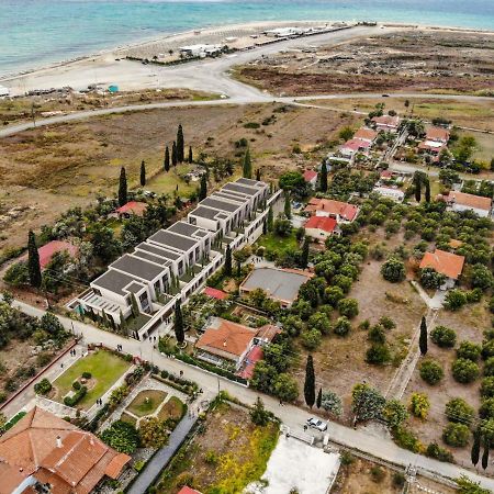 Serene Seafront Villas Неа-Іраклія Екстер'єр фото
