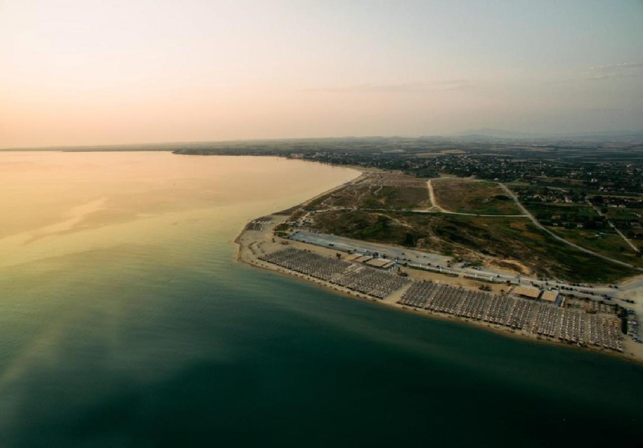 Serene Seafront Villas Неа-Іраклія Екстер'єр фото